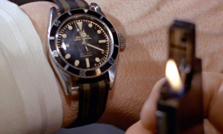 A screen capture of Goldfinger Blu-Ray shows the tri-coloured watch strap.